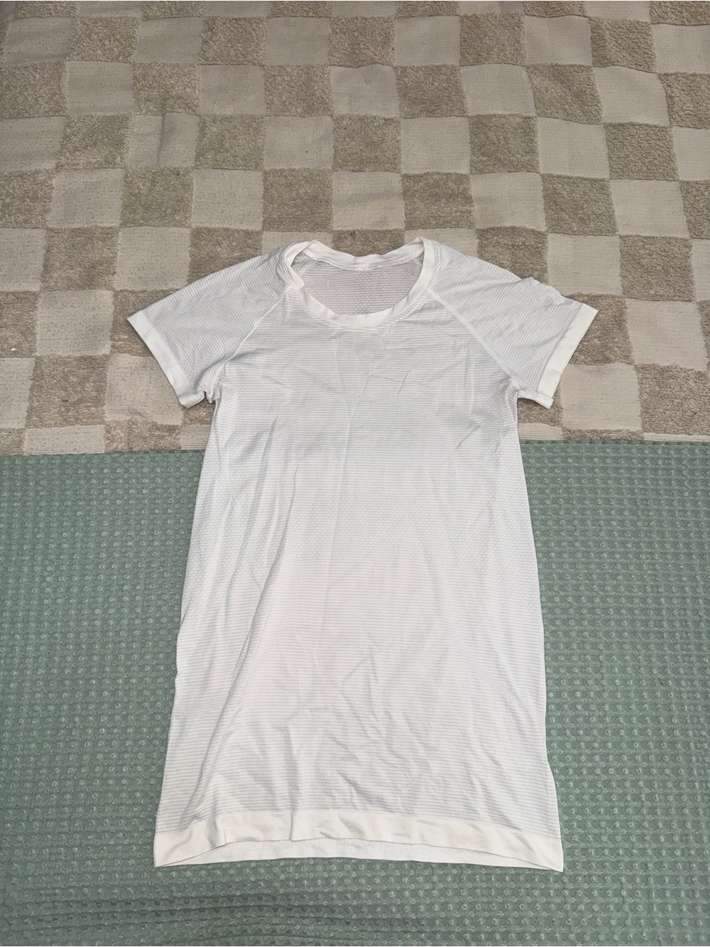 Lululemon Swiftly Tech‎ Short Sleeve 2.0 size 6